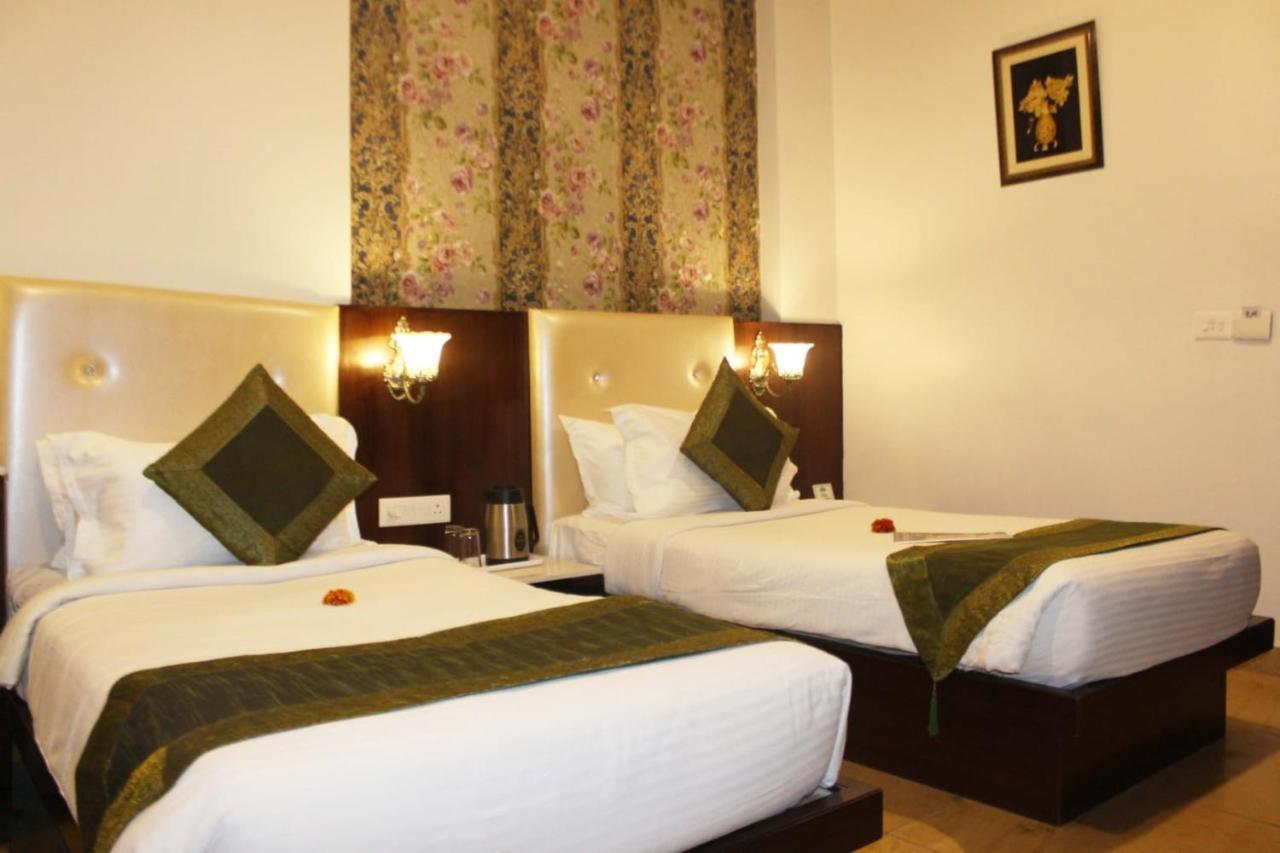 Tgi Apple Inn Jaipur Luaran gambar