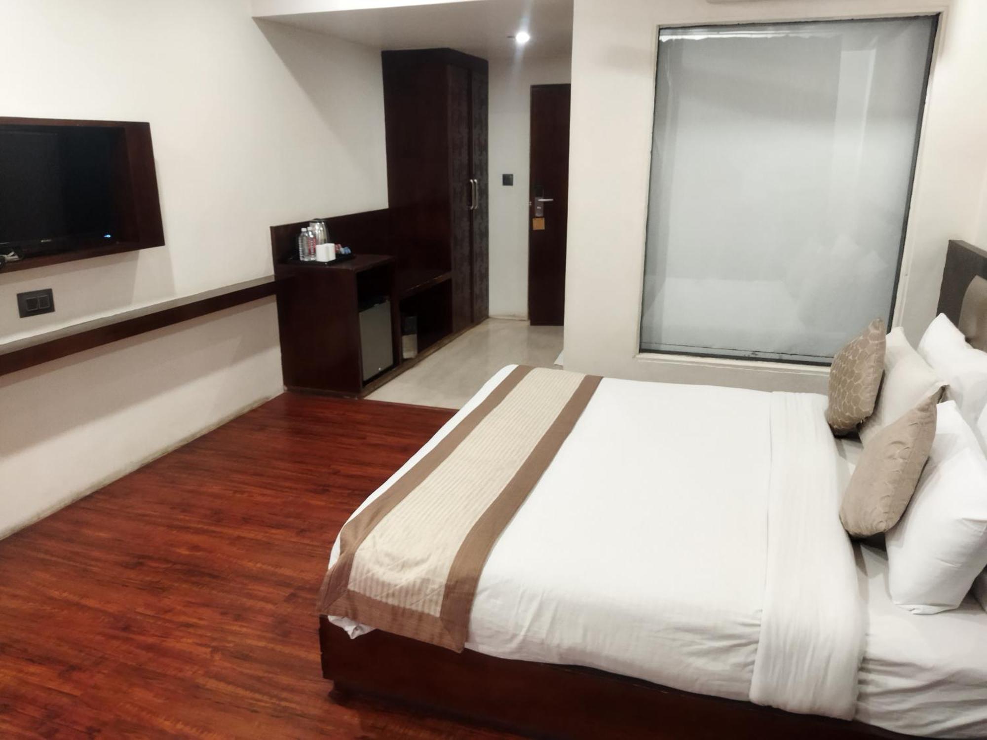 Tgi Apple Inn Jaipur Luaran gambar