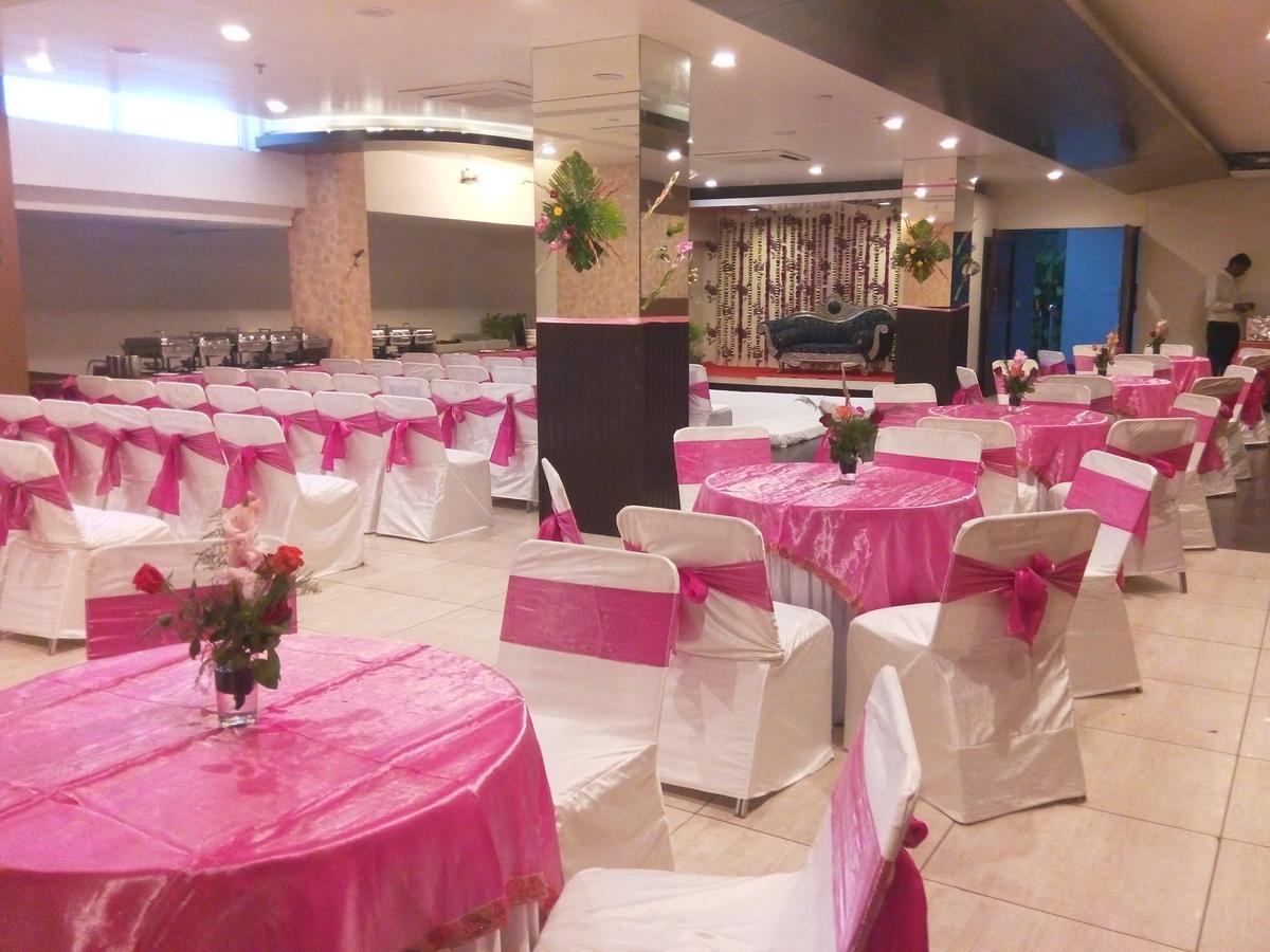Tgi Apple Inn Jaipur Luaran gambar