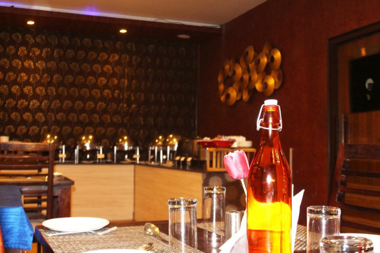 Tgi Apple Inn Jaipur Luaran gambar